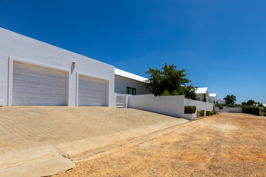 4 Bedroom Property for Sale in Riebeek Kasteel Western Cape